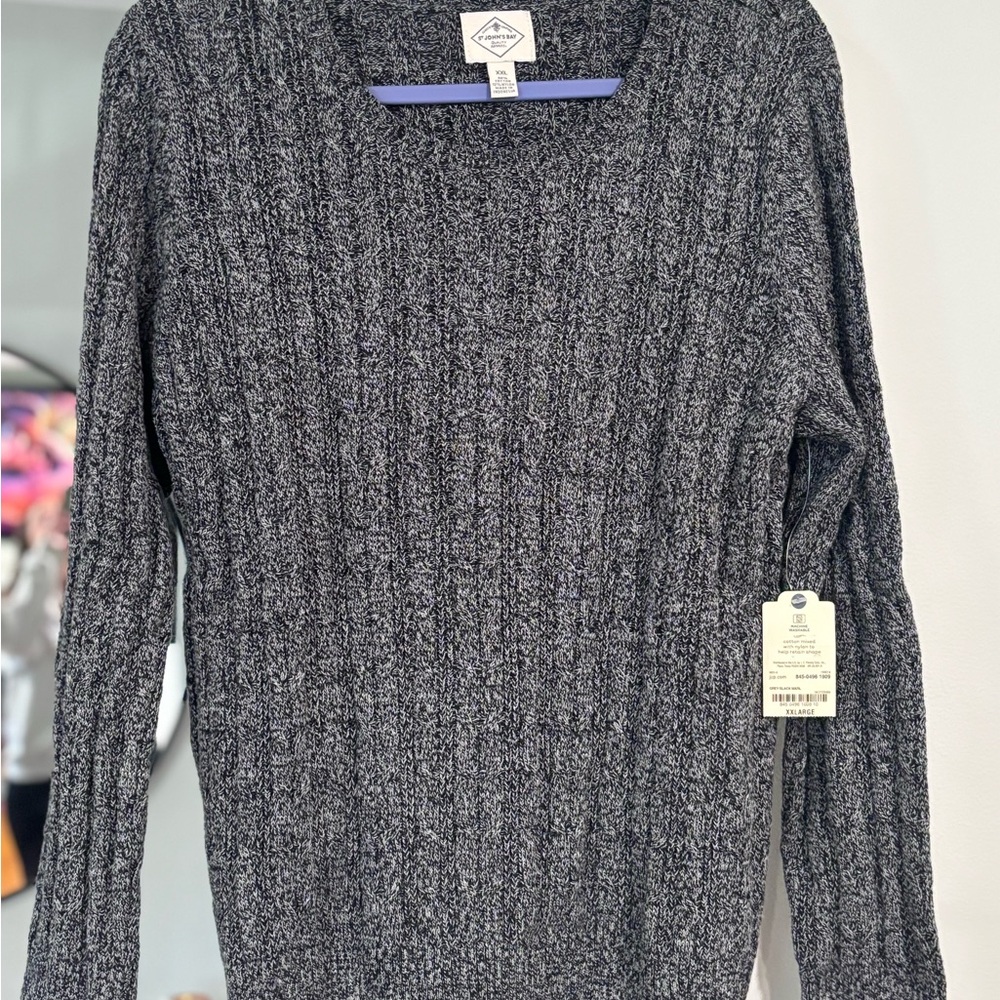 Gray Crew Neck Sweater with Ribbed Knit Pattern